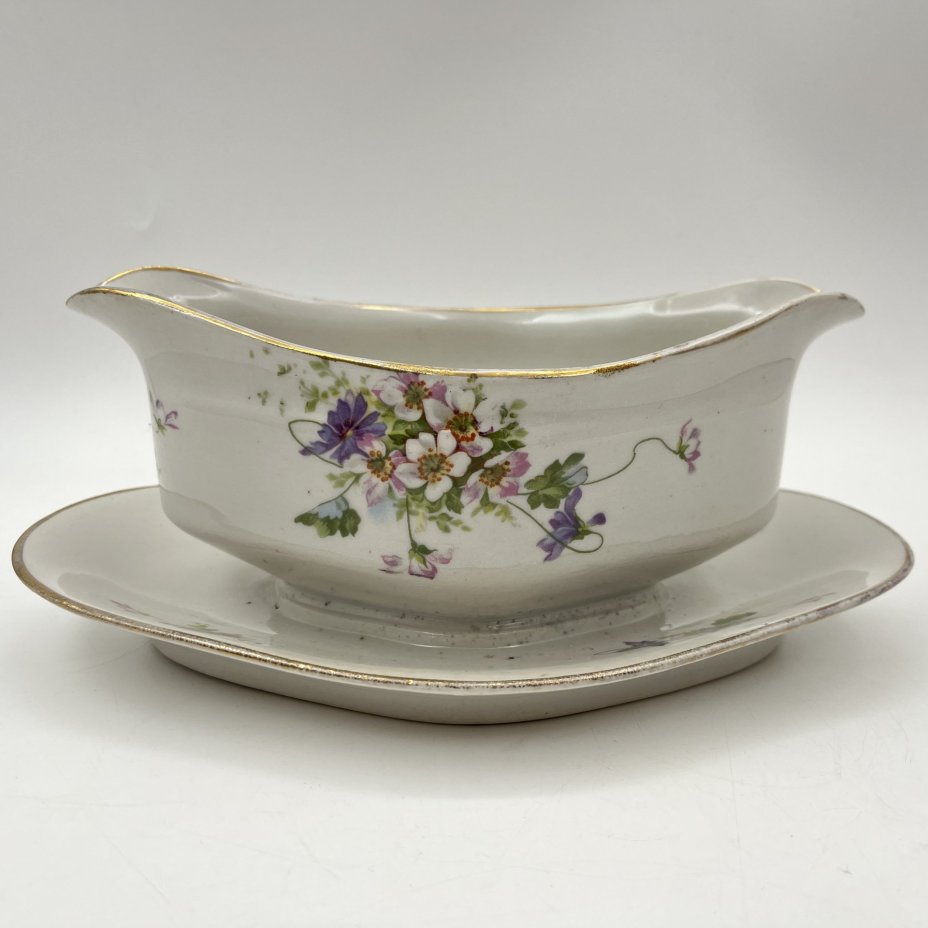 Соусник, украшенный изображением полевых цветов