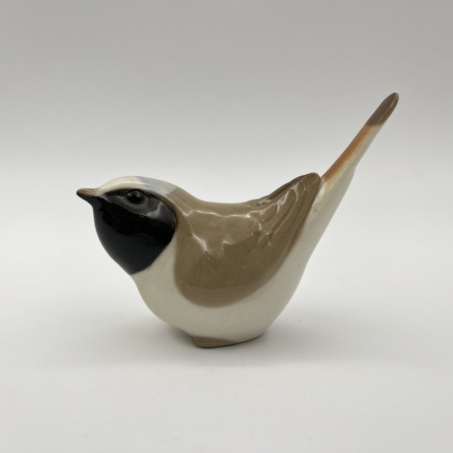 Статуэтка "Горихвостка", скульптор П.Веселов, фарфор, роспись, Ленинградский фарфоровый завод (ЛФЗ), СССР, 1980-1990 гг.