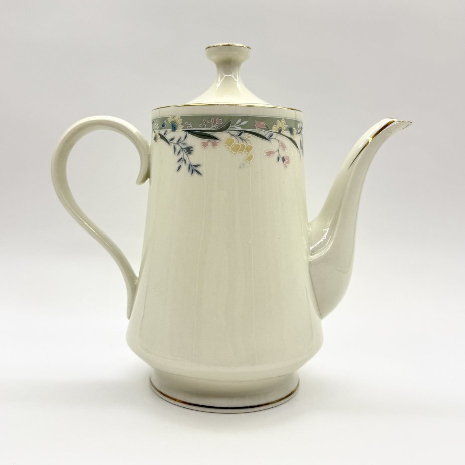 Кофейник с цветочным декором, фарфор, деколь, золочение, Китай, 2000-2010 гг., Китай