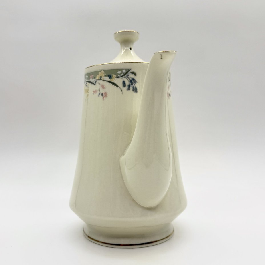 Кофейник с цветочным декором, фарфор, деколь, золочение, Китай, 2000-2010 гг., Китай