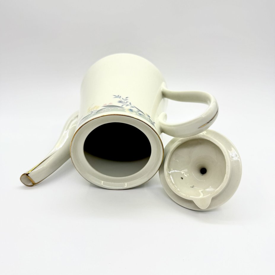 Кофейник с цветочным декором, фарфор, деколь, золочение, Китай, 2000-2010 гг., Китай