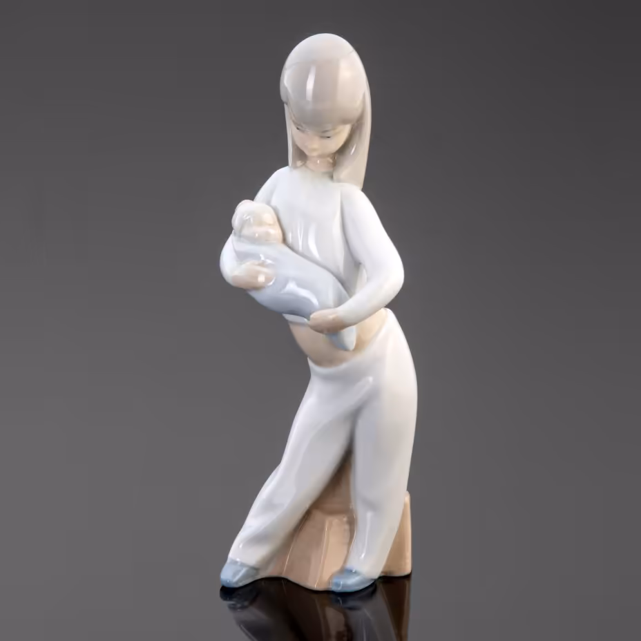 Статуэтка "Мама" ("Материнство"), фарфор, роспись, NAO Porcelain, Испания, 1990-2010 гг., NAO Porcelain