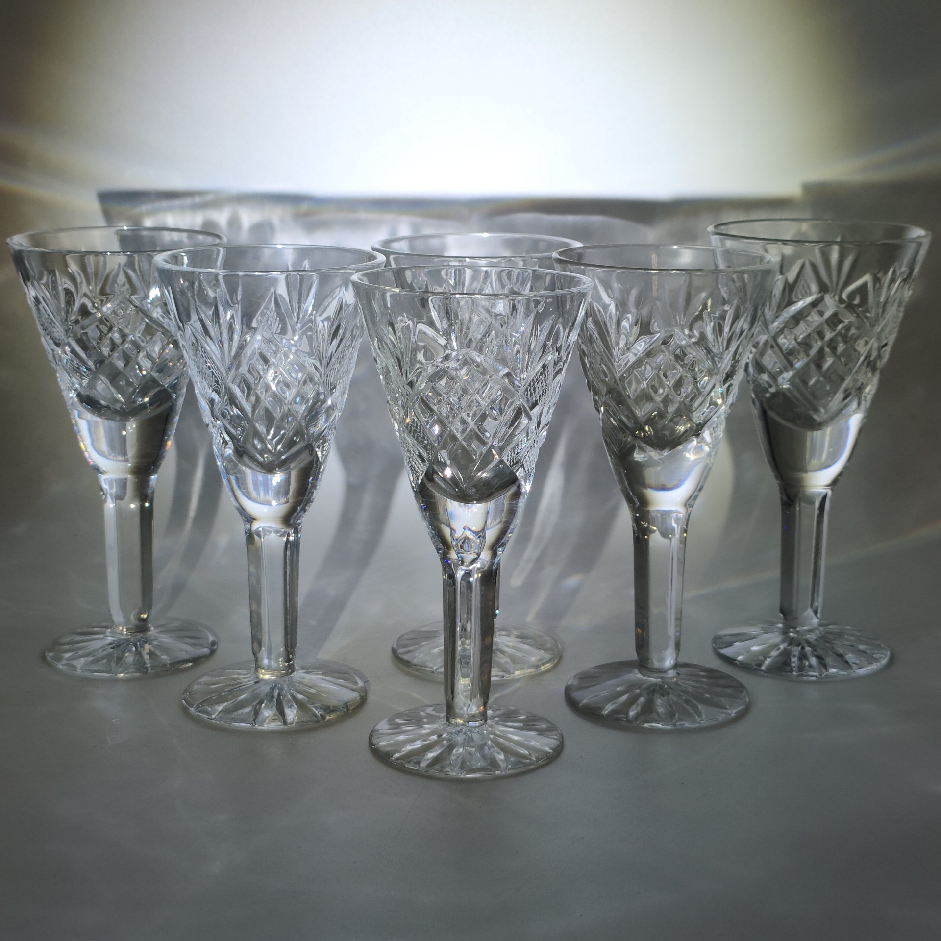 Набор рюмок (бокалов) с рельефным декором на 6 персон, хрусталь, алмазная грань, Гусевской хрустальный завод (Гусь-Хрустальный), СССР, 1972-1982 гг.