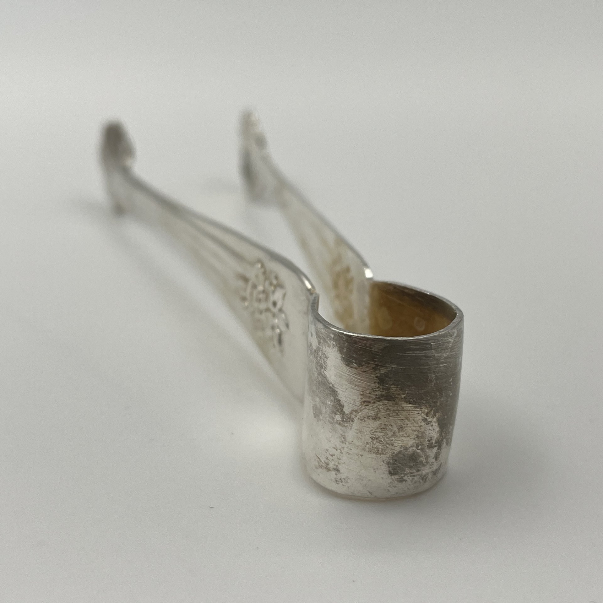 Щипцы для сахара  "Серебряная роза", мНЦ (медь-никель-цинк), Кольчугинский завод цветных металлов, СССР, 1960-1990 гг.