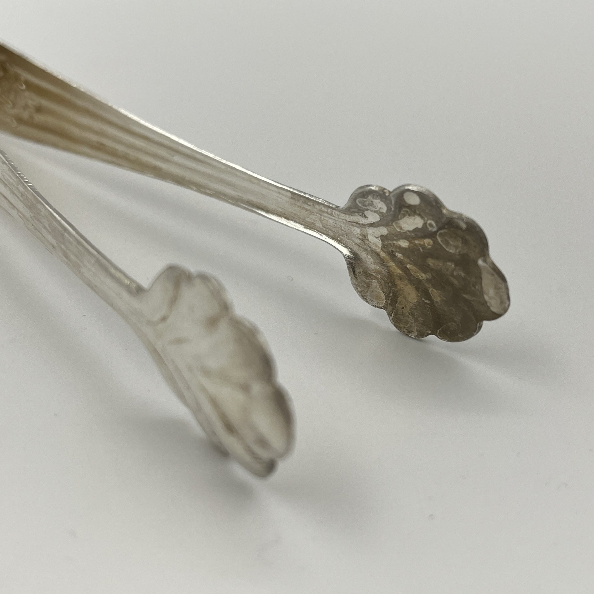 Щипцы для сахара  "Серебряная роза", мНЦ (медь-никель-цинк), Кольчугинский завод цветных металлов, СССР, 1960-1990 гг.