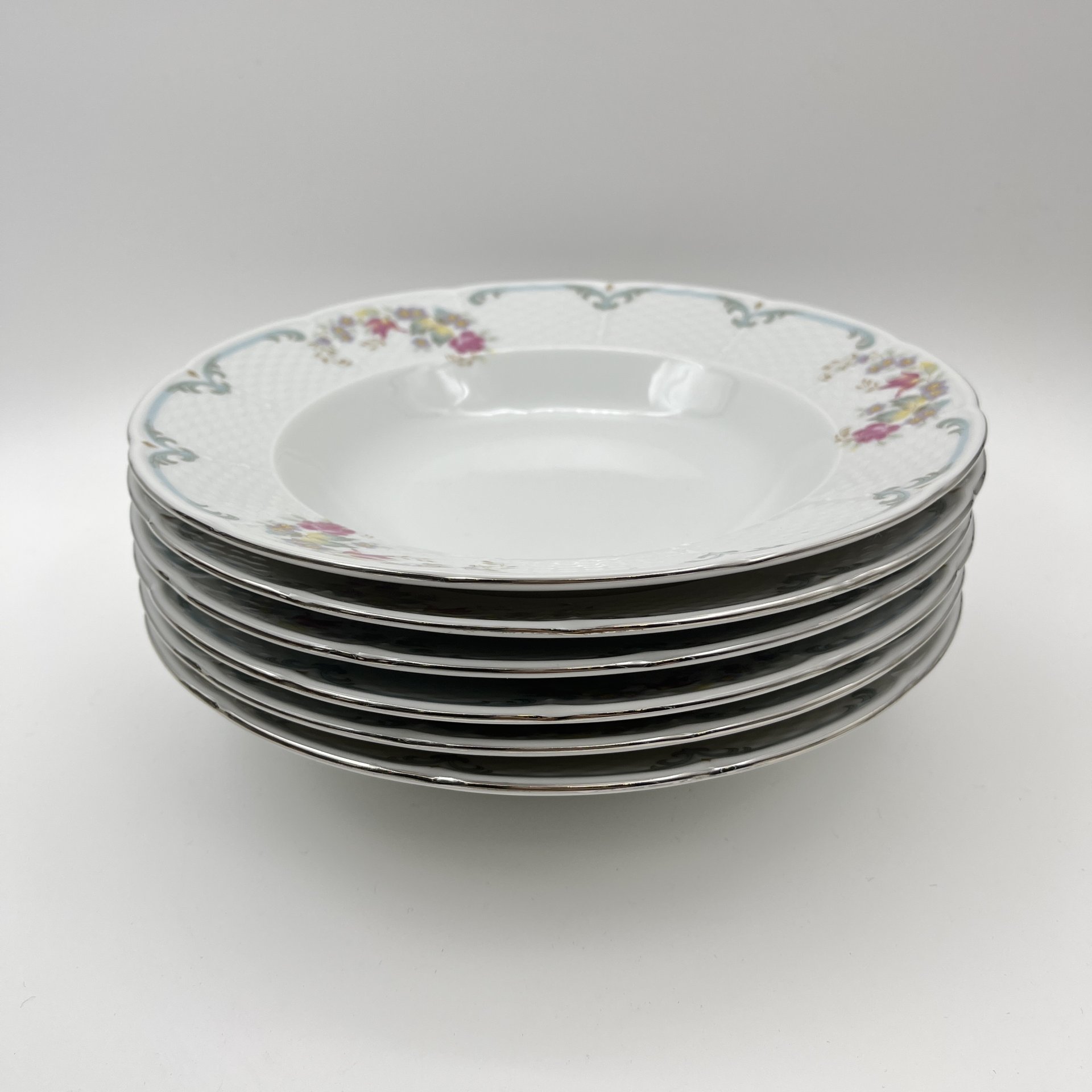 Набор суповых (глубоких) тарелок с цветочным декором на 6 персон, фарфор, деколь, Thun (Тун), Чехия, 2000-2020 гг.