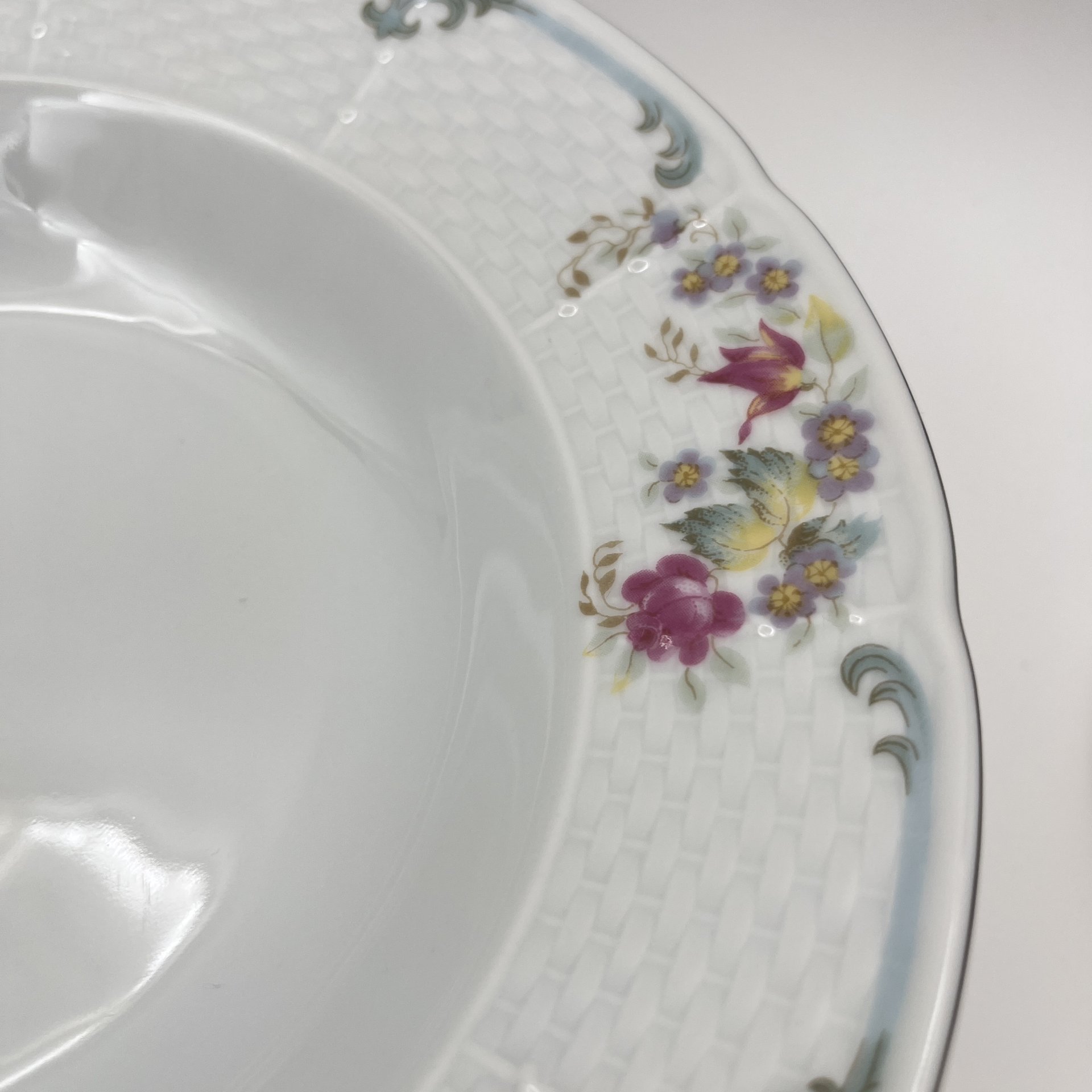 Набор суповых (глубоких) тарелок с цветочным декором на 6 персон, фарфор, деколь, Thun (Тун), Чехия, 2000-2020 гг.