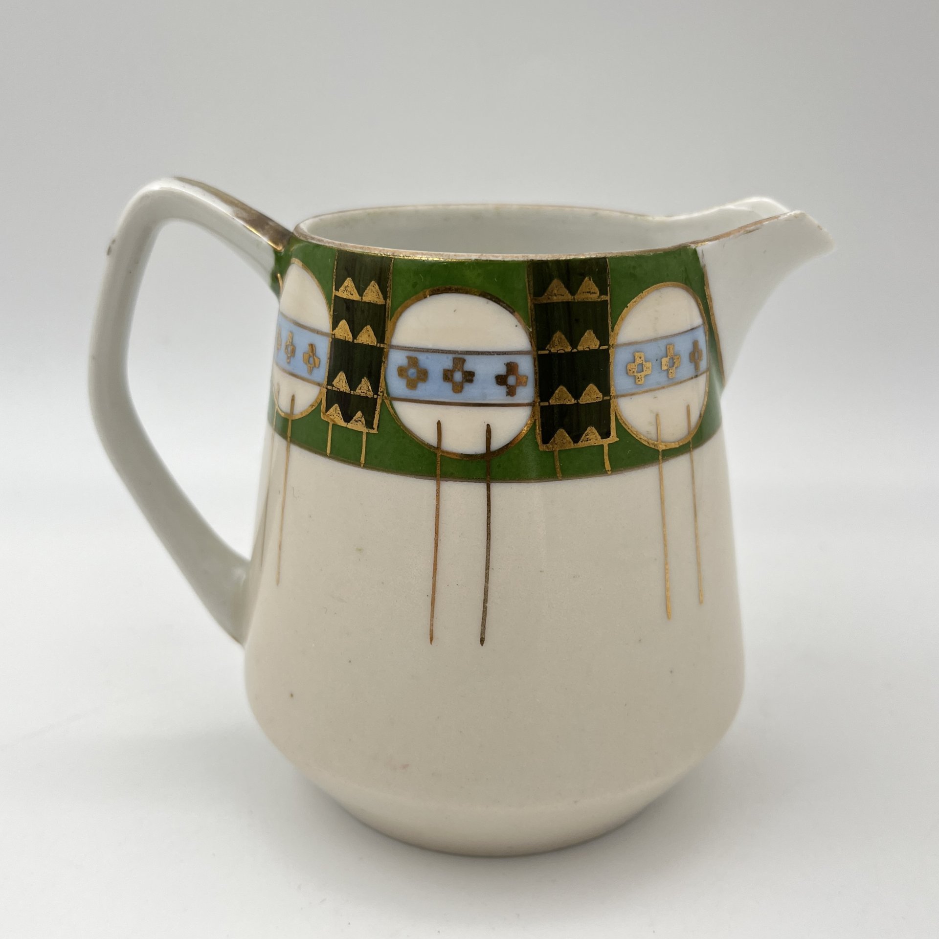 Молочник с геометрическим декором