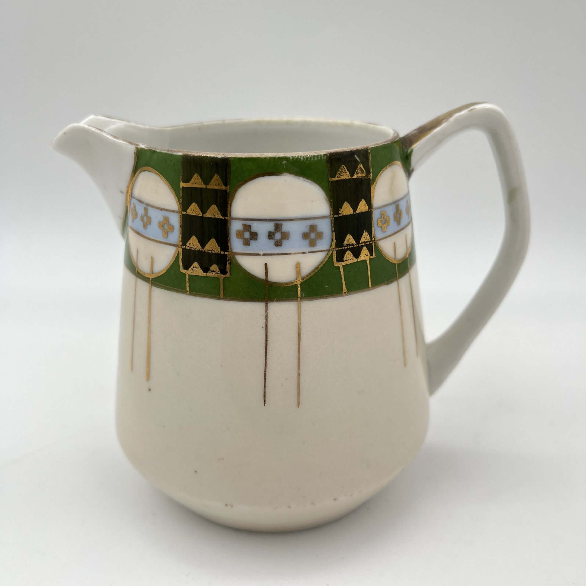 Молочник с геометрическим декором