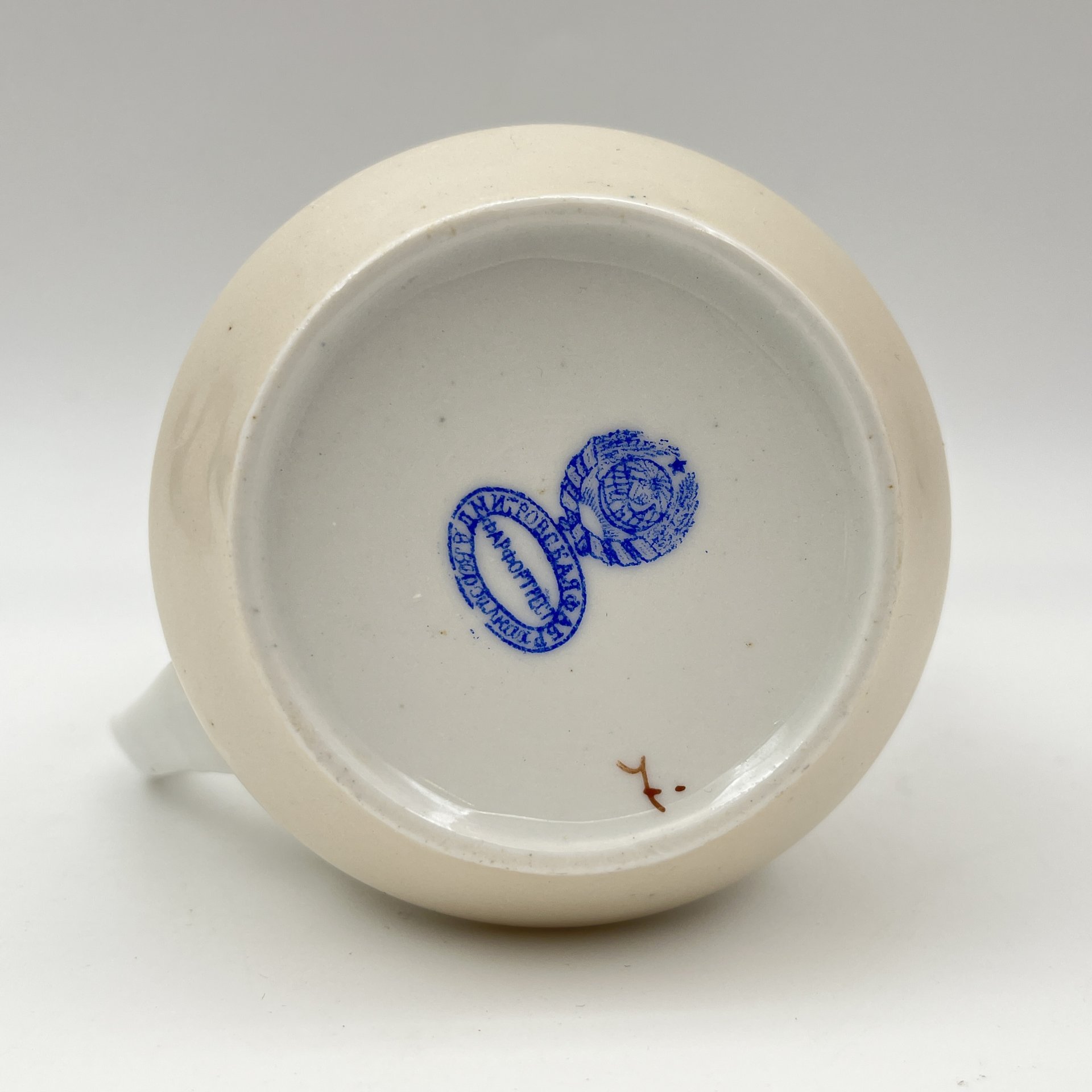 Молочник с геометрическим декором