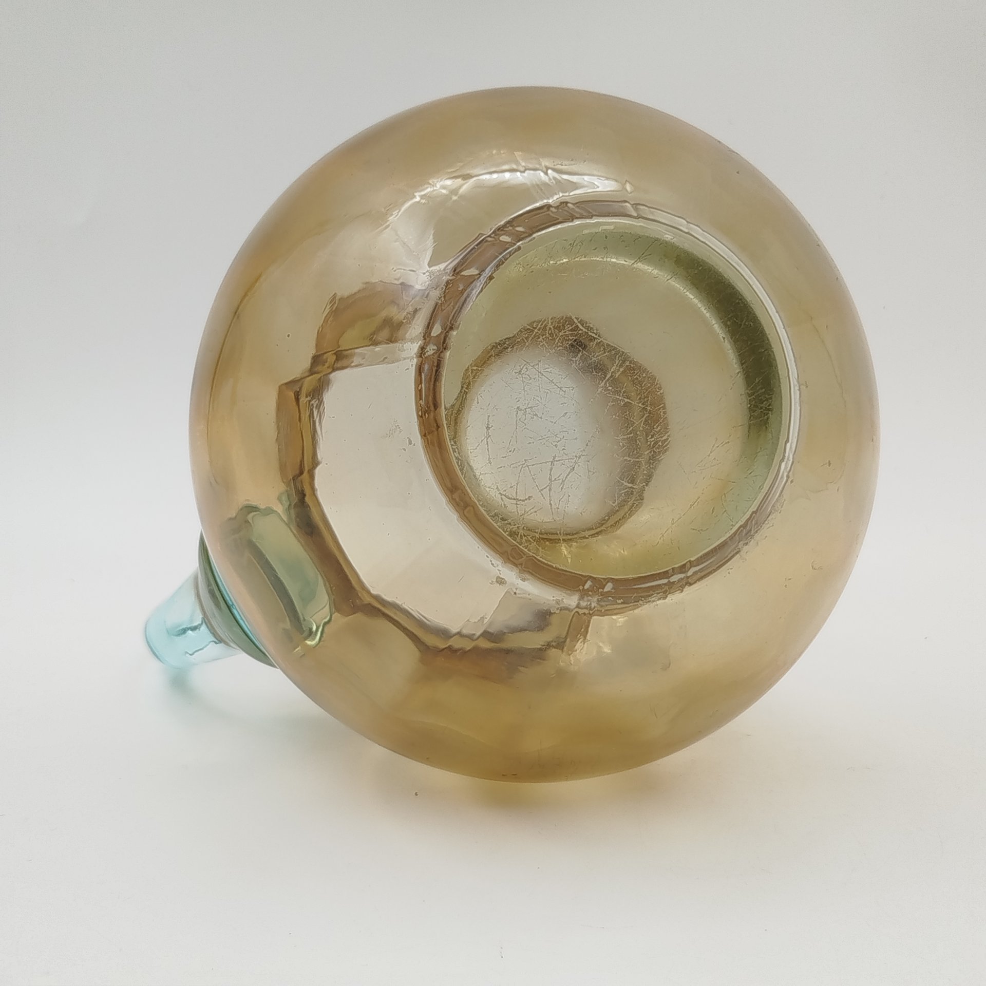 Кувшин в янтарно-голубой гамме с волнистым декором, стекло, гутная техника, СССР, 1960-1980 гг.