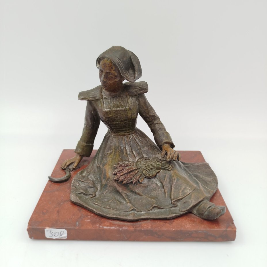 Статуэтка "Сбор урожая" ("Жница"), металл, натуральный камень, Европа, 1930-1960 гг.