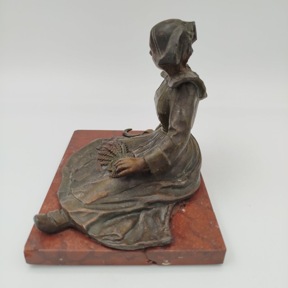 Статуэтка "Сбор урожая" ("Жница")