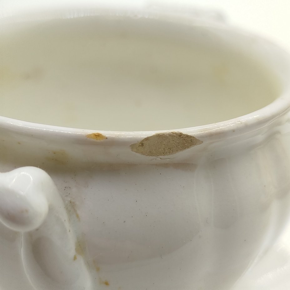 Соусник (горчичница) на подставке с рельефным декором