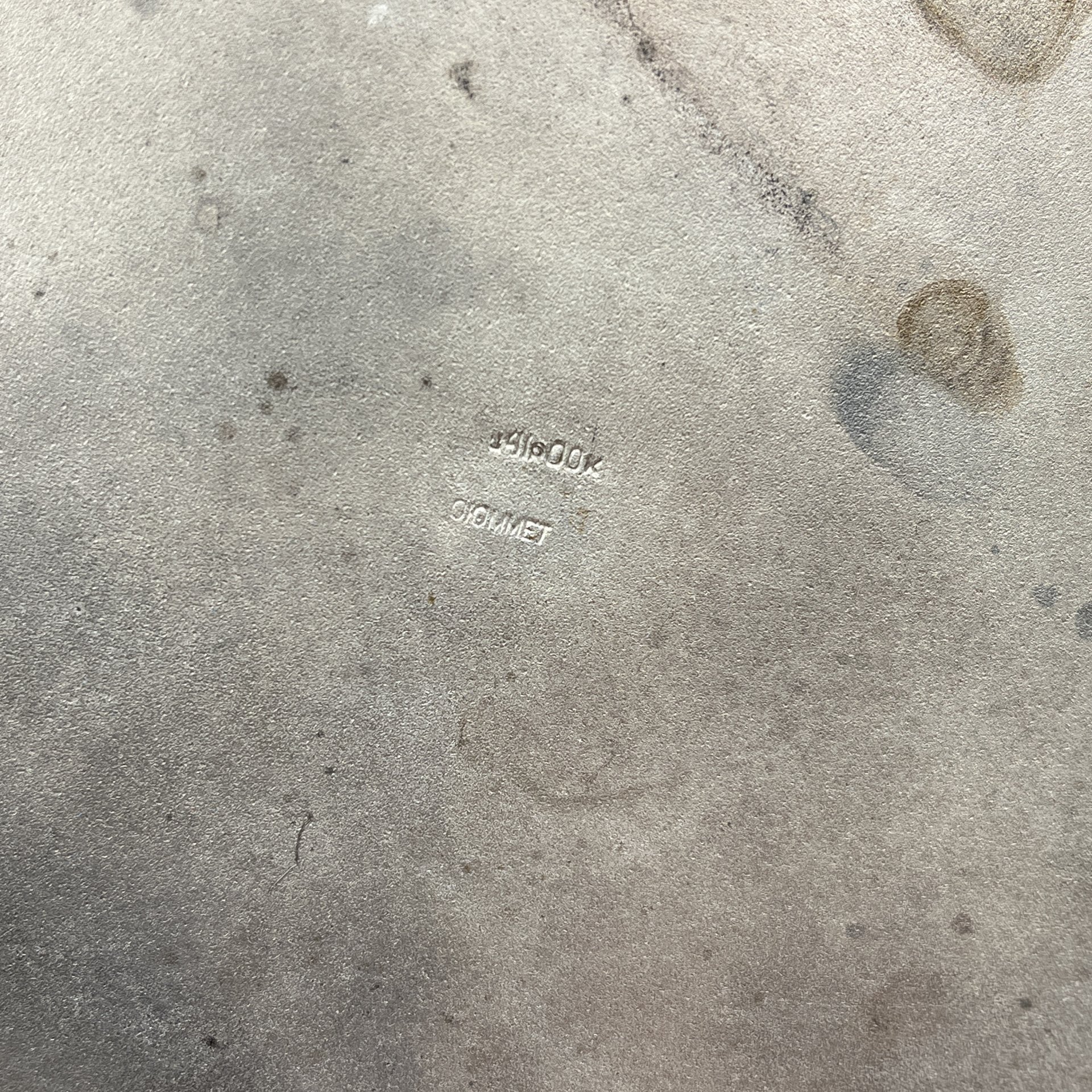 Набор из трех кофейных чашек с орнаментальным декором на подносе с дарственной надписью