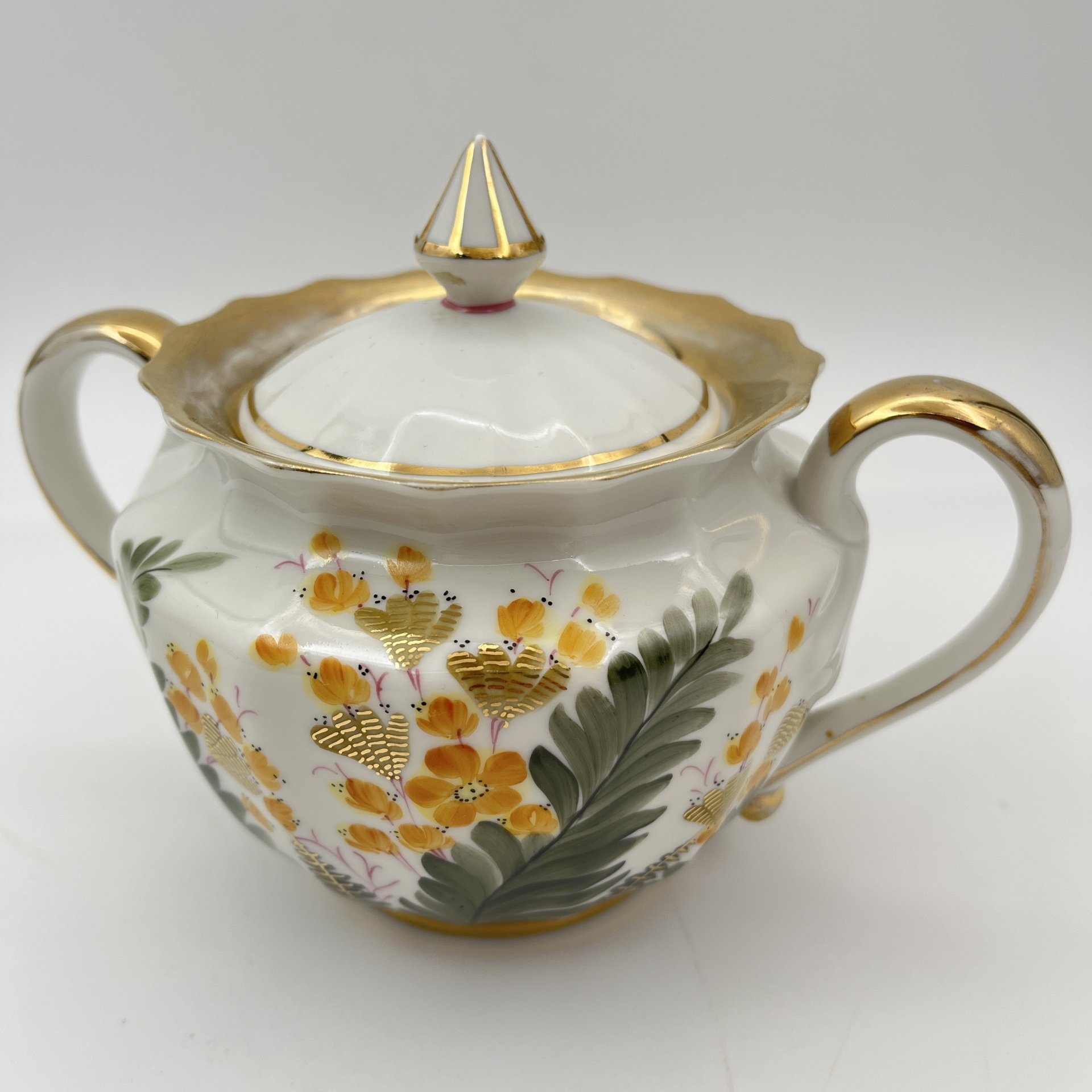 Сахарница из сервиза "Горюн-трава" (крышка в подборе), фарфор, роспись, золочение, Дмитровский фарфоровый завод (ДФЗ Вербилки), СССР, 1965-1991 гг.
