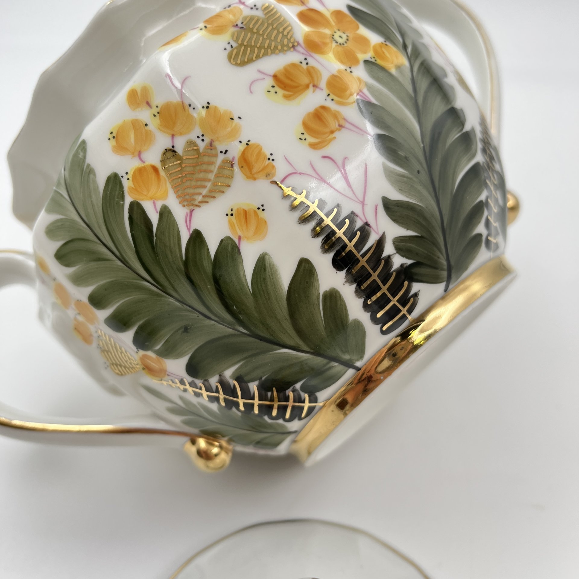 Сахарница из сервиза "Горюн-трава" (крышка в подборе), фарфор, роспись, золочение, Дмитровский фарфоровый завод (ДФЗ Вербилки), СССР, 1965-1991 гг.