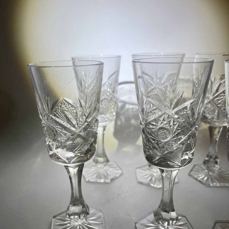 Набор из 6 рюмок с геометрическим резным декором