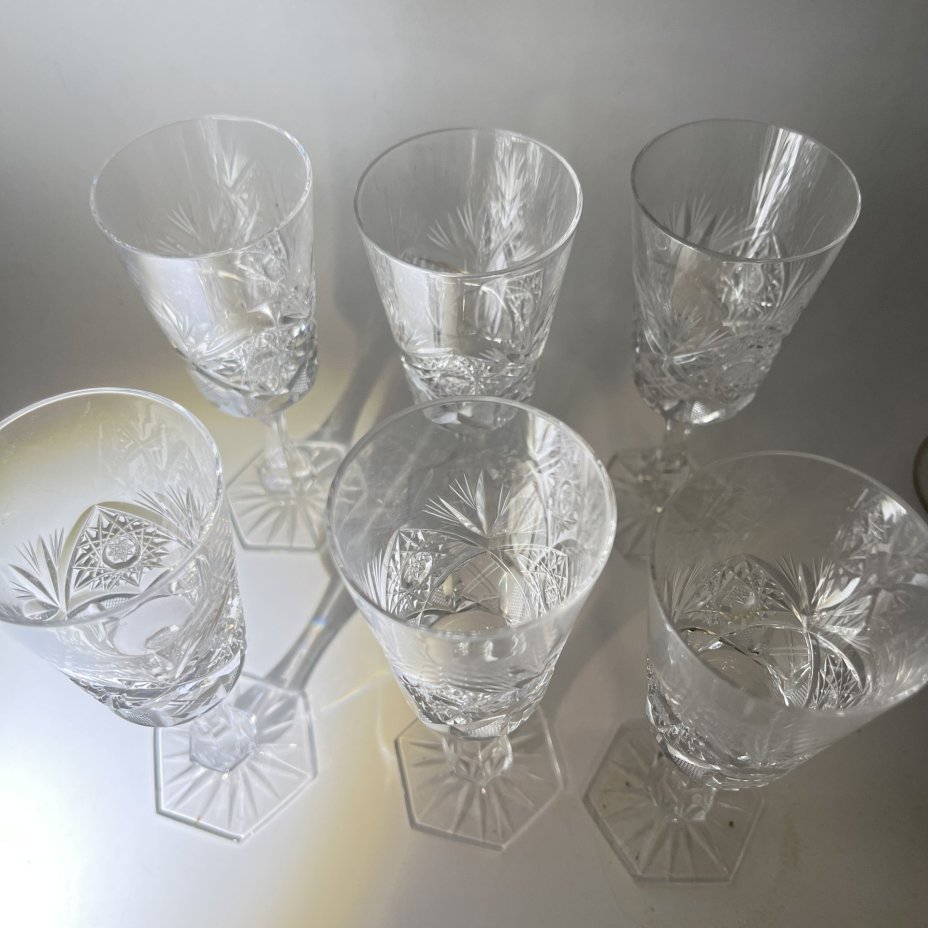 Набор из 6 рюмок с геометрическим резным декором