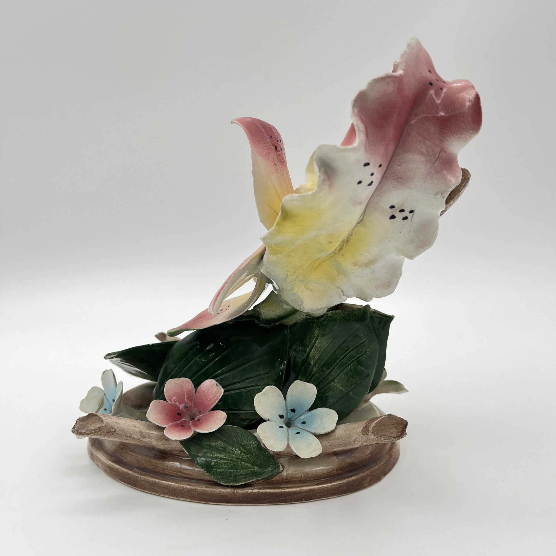 Статуэтка "Цветочная композиция", фарфор, роспись, Capodimonte (Каподимонте), Италия, 1960-1980 гг.