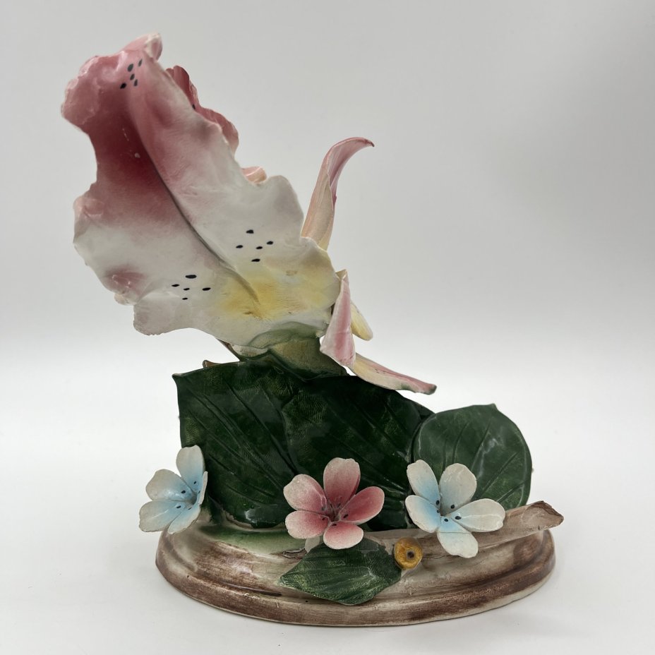 Статуэтка "Цветочная композиция", фарфор, роспись, Capodimonte (Каподимонте), Италия, 1960-1980 гг.