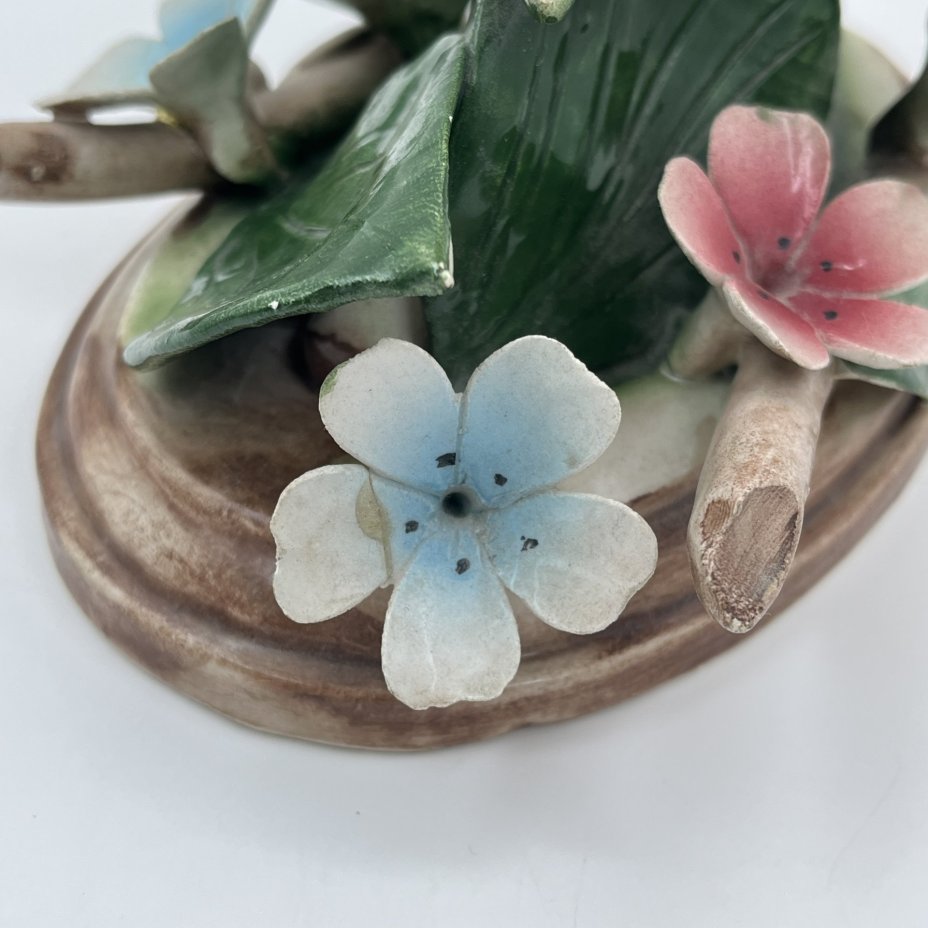 Статуэтка "Цветочная композиция", фарфор, роспись, Capodimonte (Каподимонте), Италия, 1960-1980 гг.