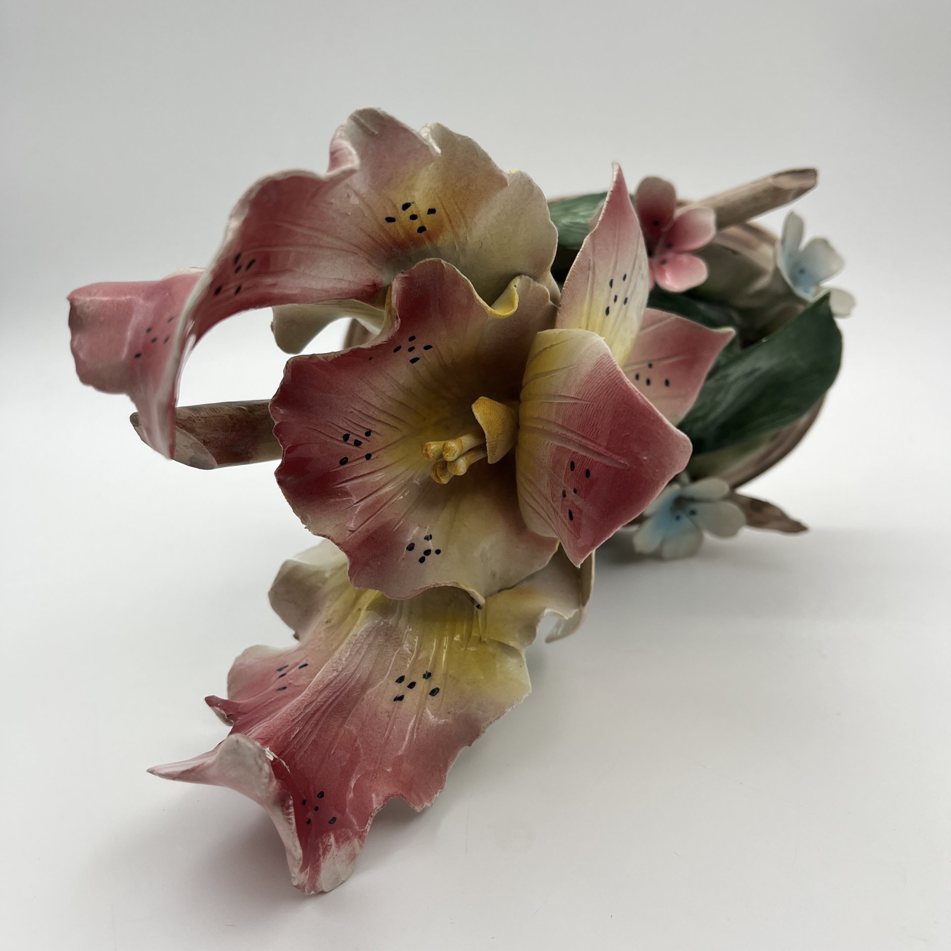 Статуэтка "Цветочная композиция", фарфор, роспись, Capodimonte (Каподимонте), Италия, 1960-1980 гг.