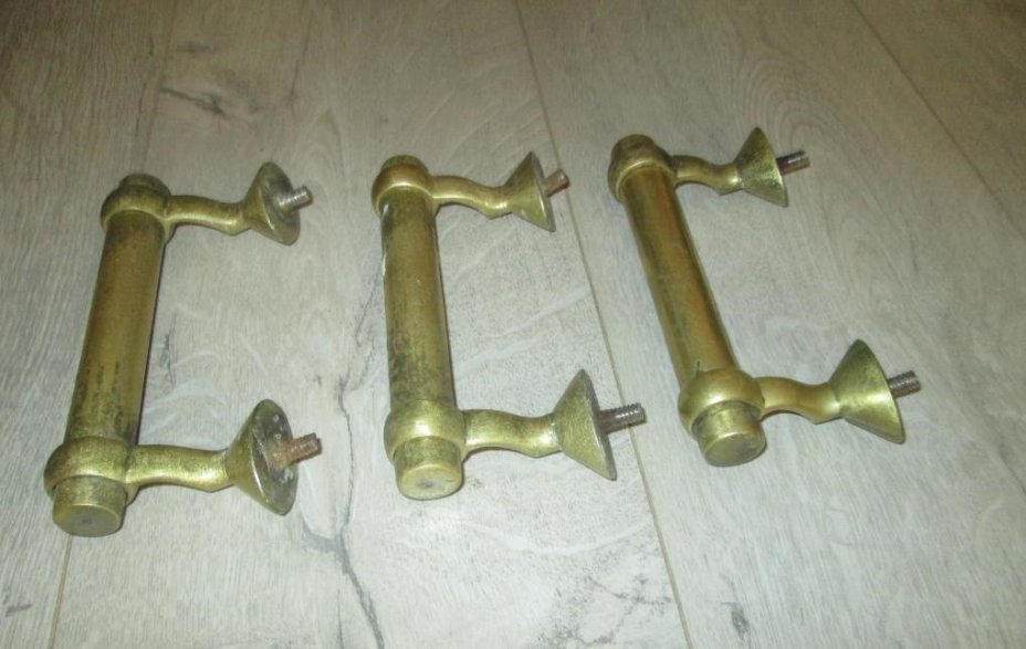 Ручки дверные, 3 шт.