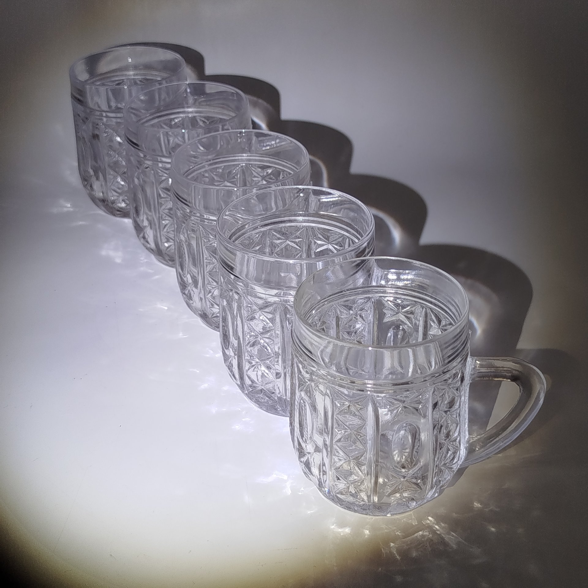 Набор кружек с рельефным декором на 5 персон, стекло, пресс, СССР, 1970-1990 гг.