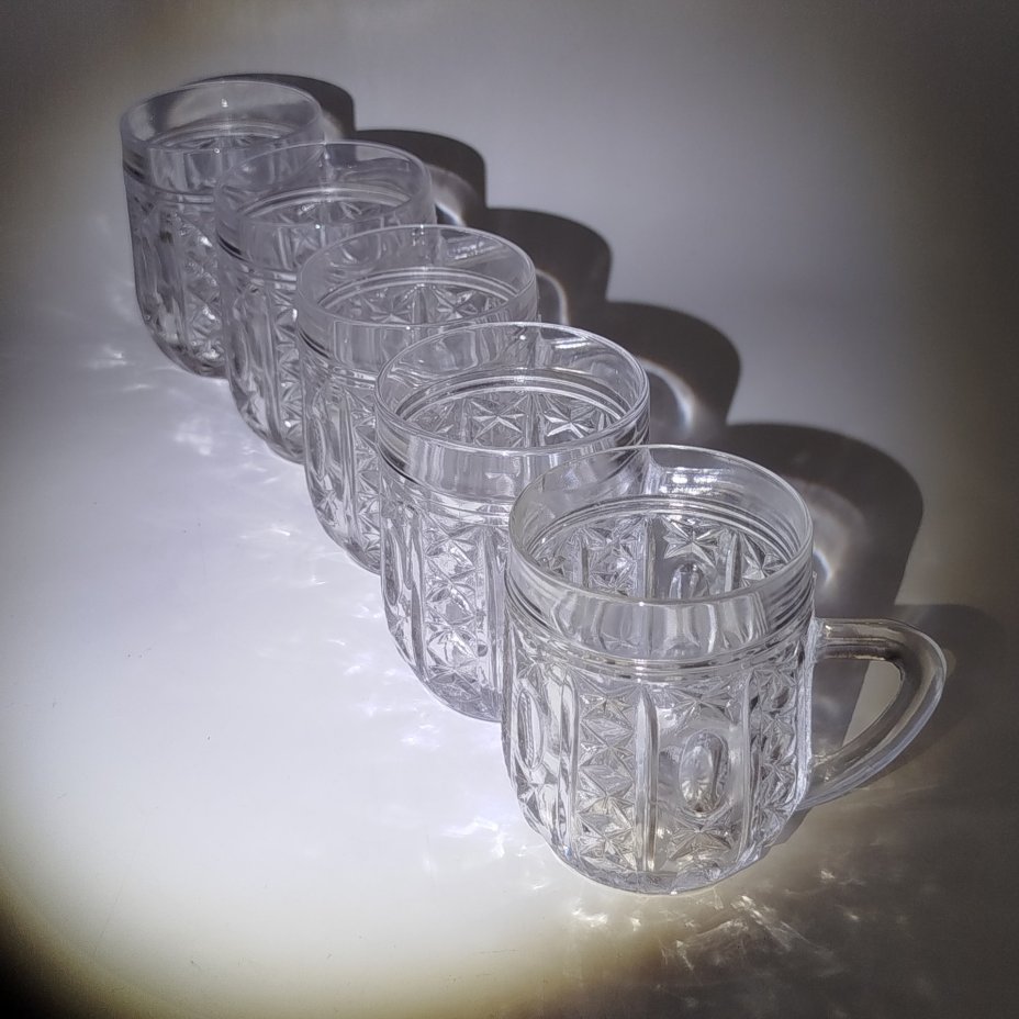 Набор кружек с рельефным декором на 5 персон