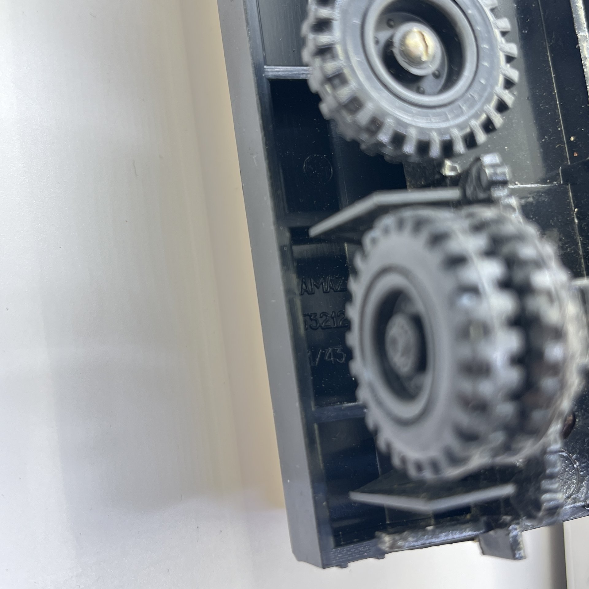 Масштабная модель автомобильная коллекционная "КАМАЗ 53212с цистерной для молока"