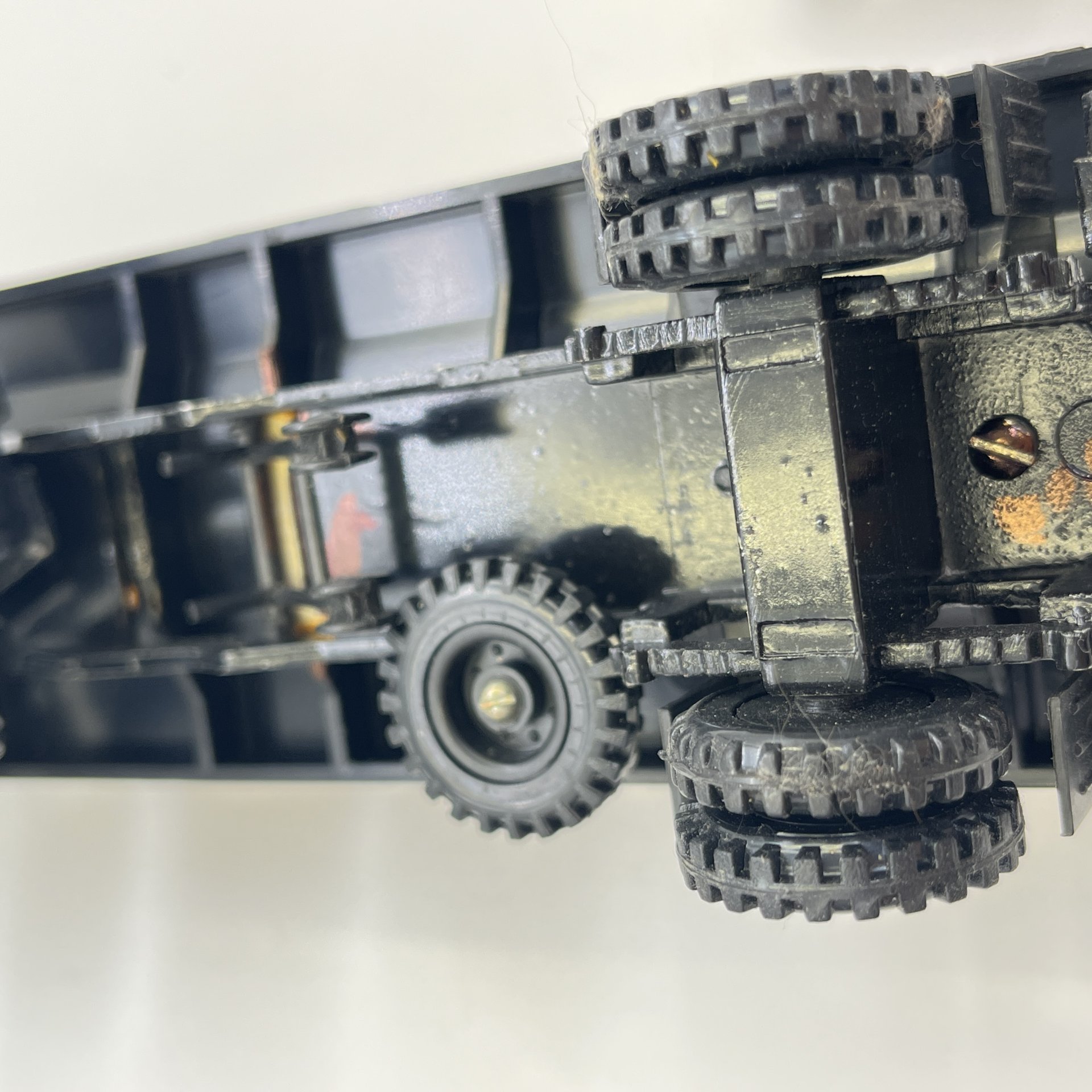 Масштабная модель автомобильная коллекционная "КАМАЗ 53212с цистерной для молока"