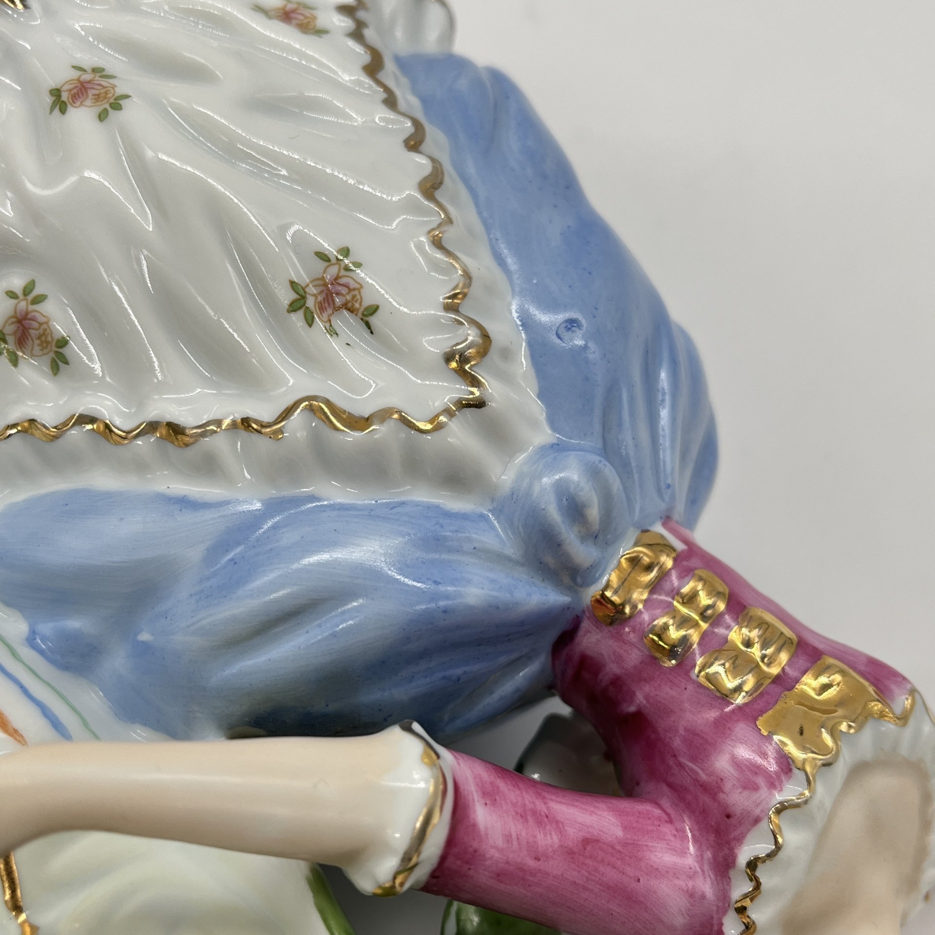 Статуэтка "Галантная сцена", CDC Rococo Collection