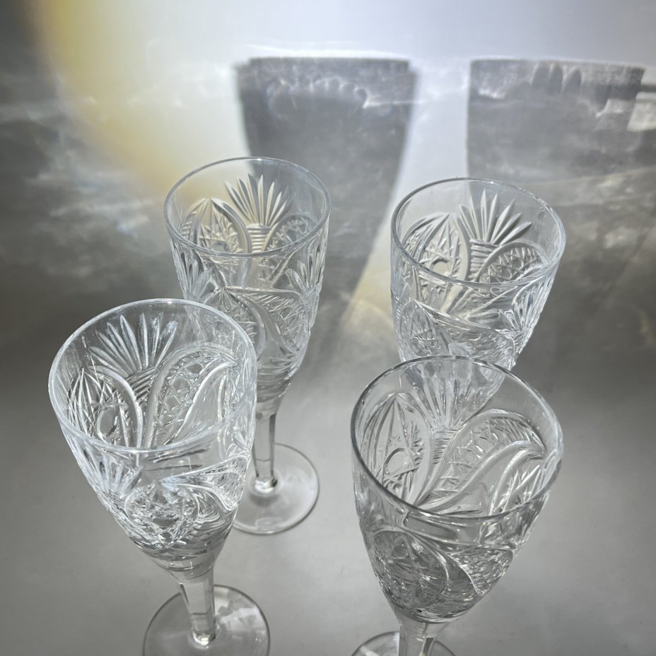 Набор из 4 бокалов с резным геометрическим декором