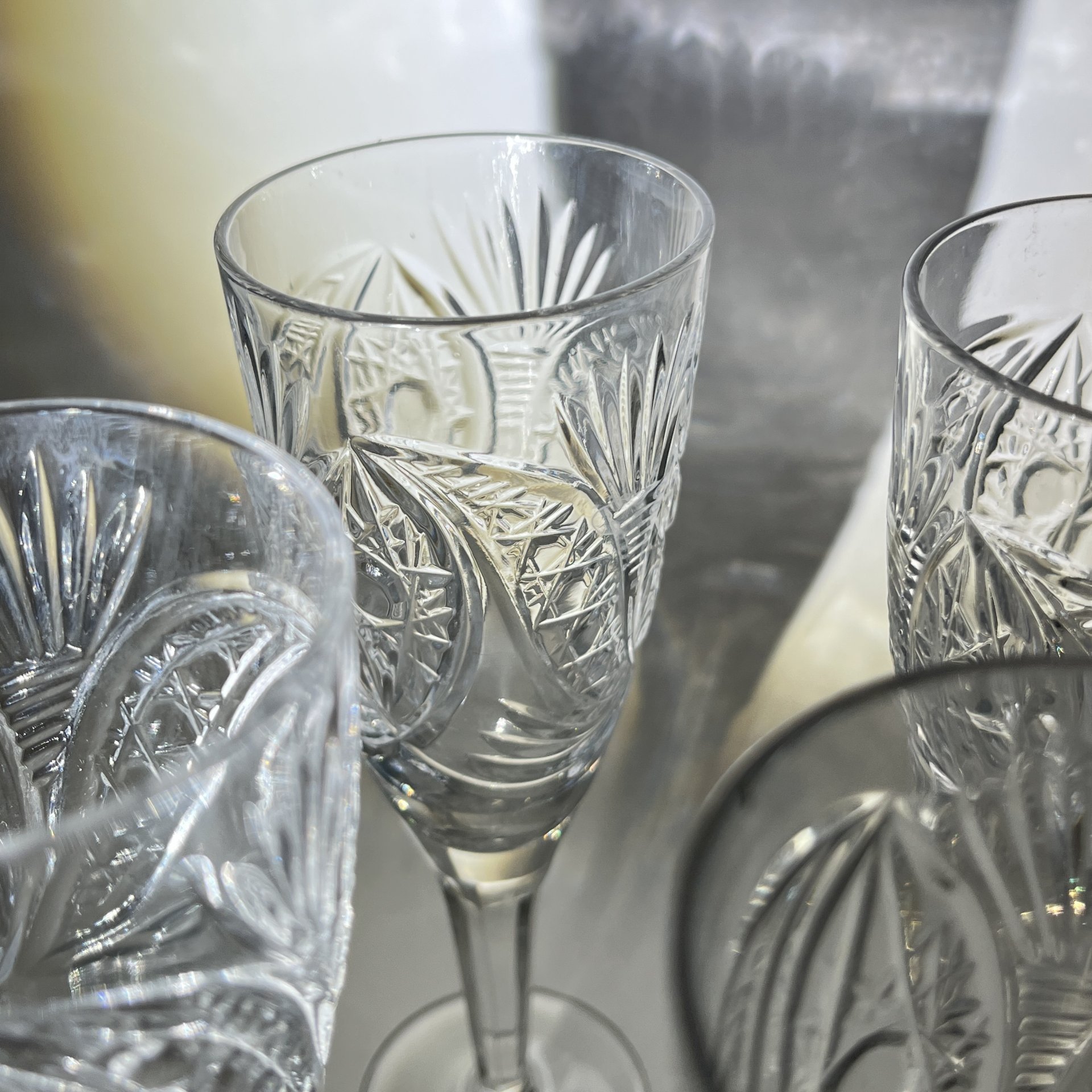 Набор из 4 бокалов с резным геометрическим декором, хрусталь, алмазная грань, СССР, 1970-1990 гг.