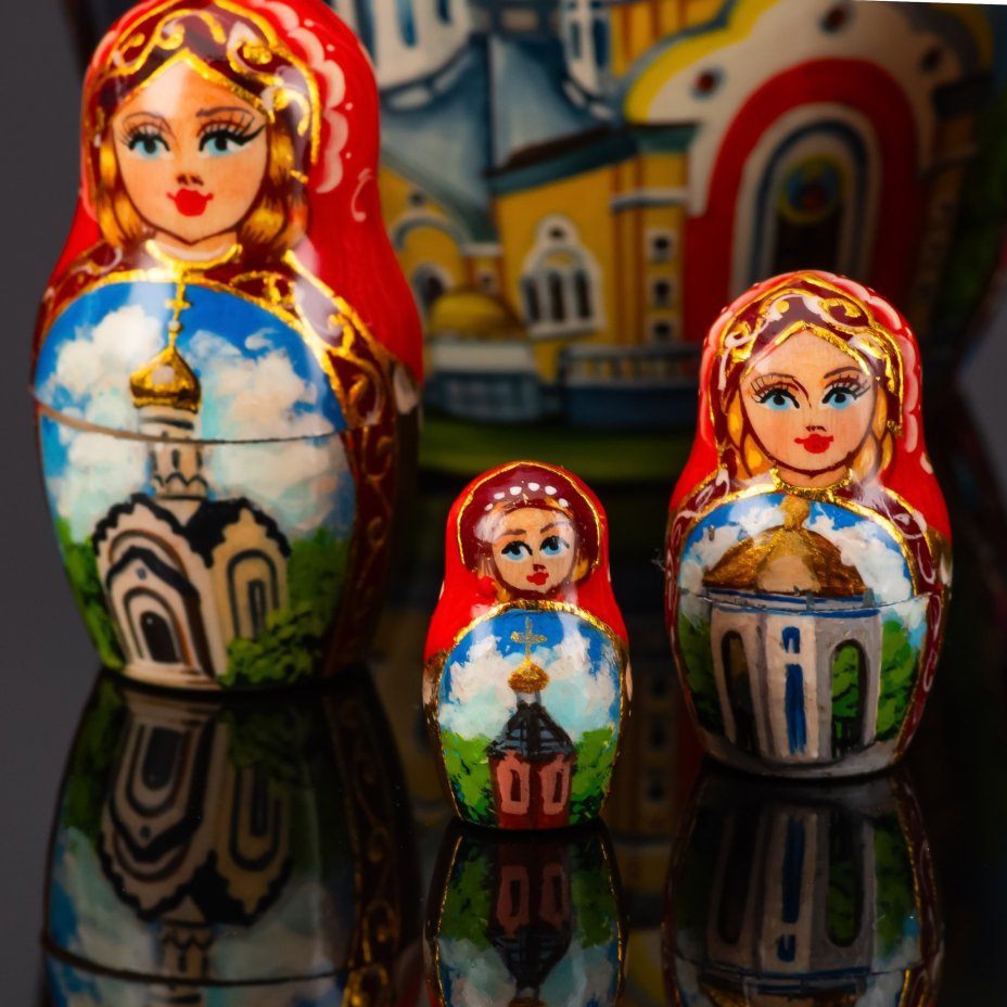 Матрешка большая "Москва" (10 мест), автор росписи С.А. Лонченкова