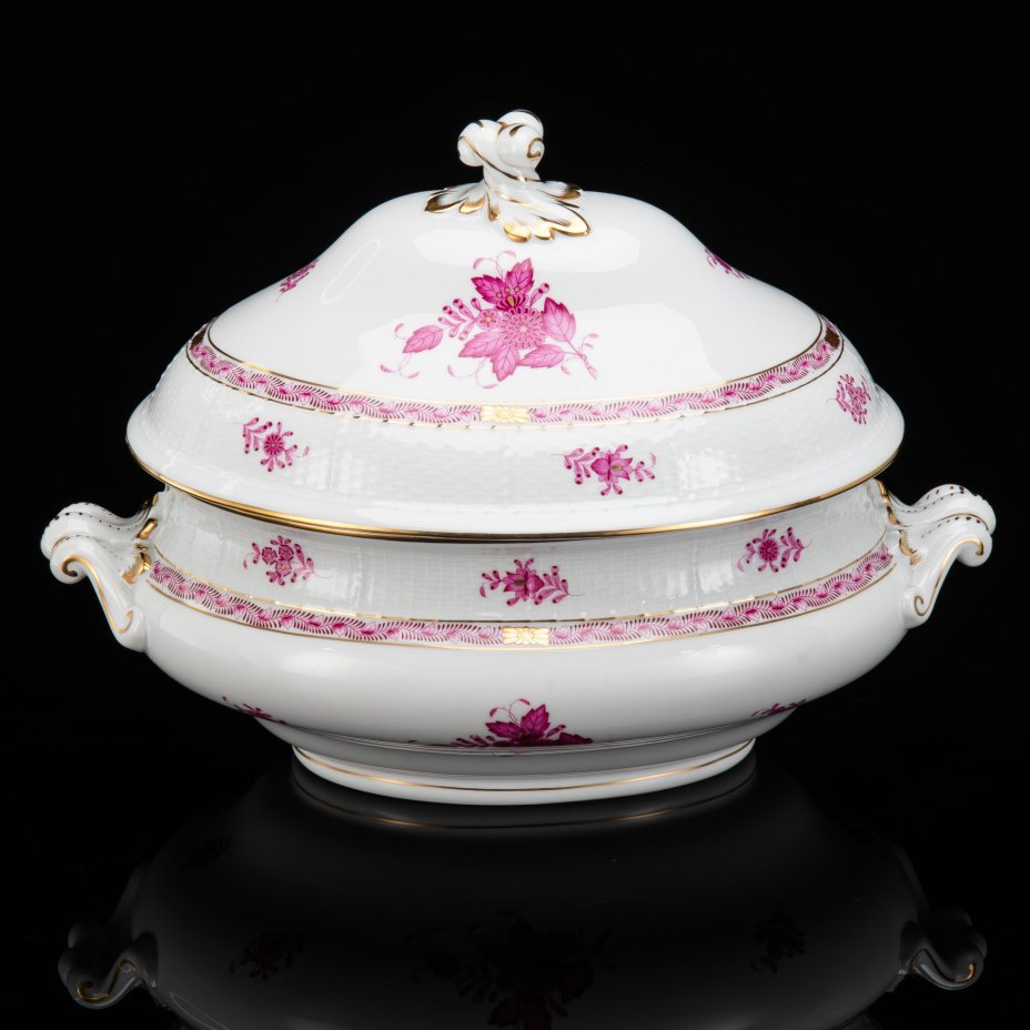 Супница, выполненная в фирменном дизайне "Chinese Bouquet/Apponyi Purpur"
