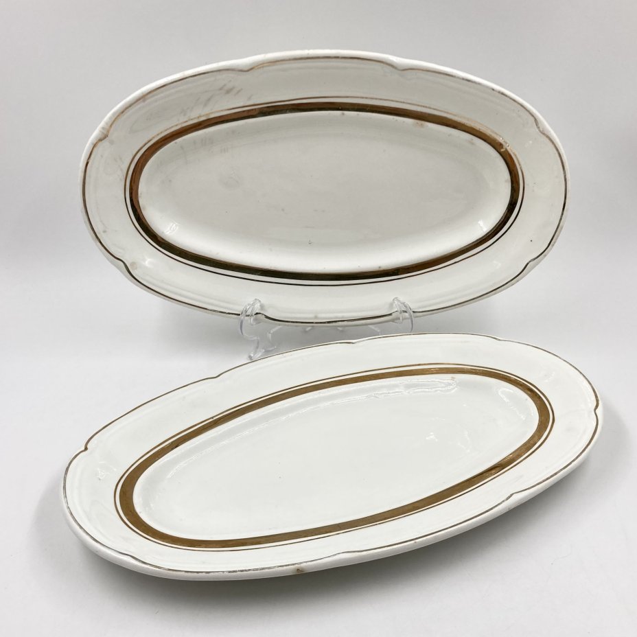 Набор из 2-х селёдочниц (сервировочных блюд) овальной формы с минималистичным декором, фаянс, золочение, Конаковский фаянсовый завод им. М.И. Калинина (ЗиК Конаково), СССР, 1962-1991 гг.