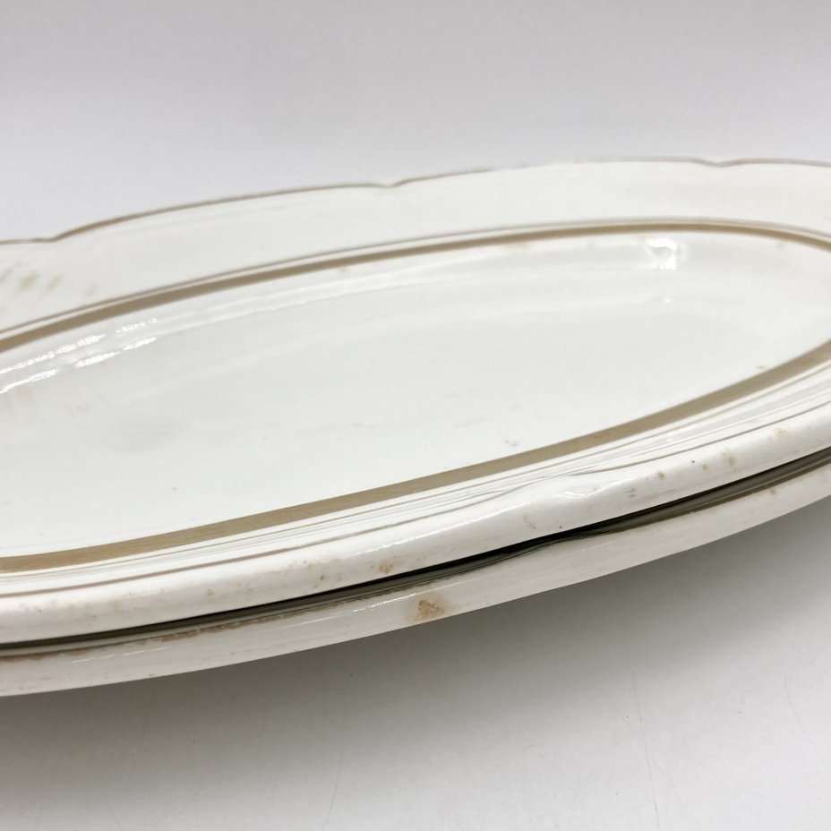 Набор из 2-х селёдочниц (сервировочных блюд) овальной формы с минималистичным декором, фаянс, золочение, Конаковский фаянсовый завод им. М.И. Калинина (ЗиК Конаково), СССР, 1962-1991 гг.