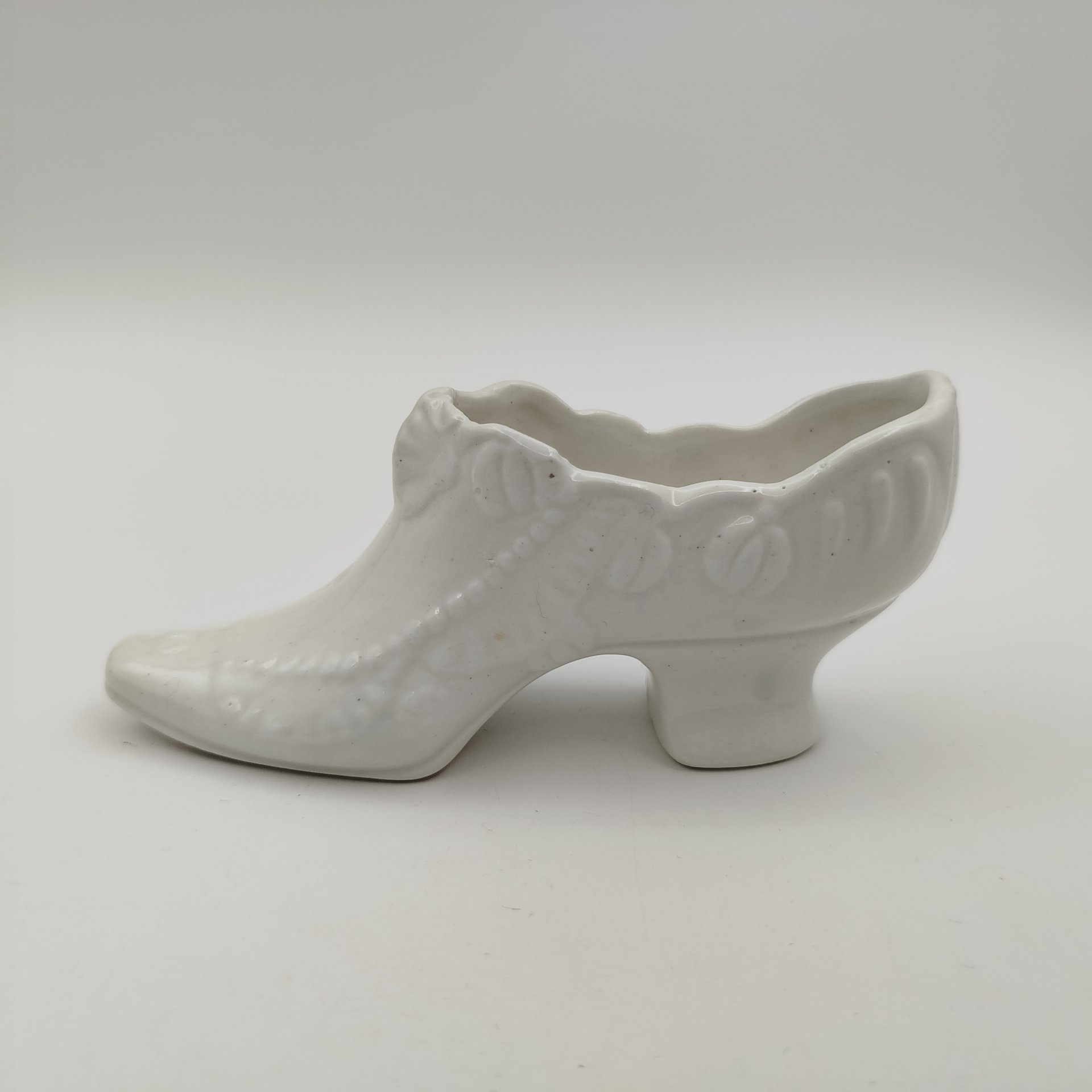 Статуэтка (пепельница) "Туфелька", фарфор, Россия, 1900-1930 гг.