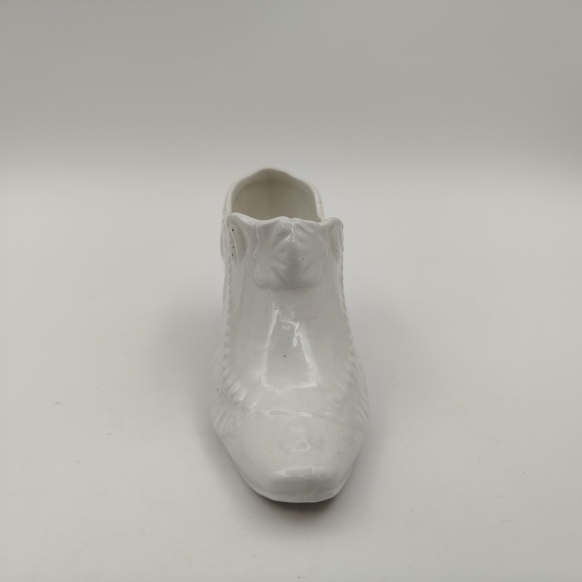 Статуэтка (пепельница) "Туфелька", фарфор, Россия, 1900-1930 гг.