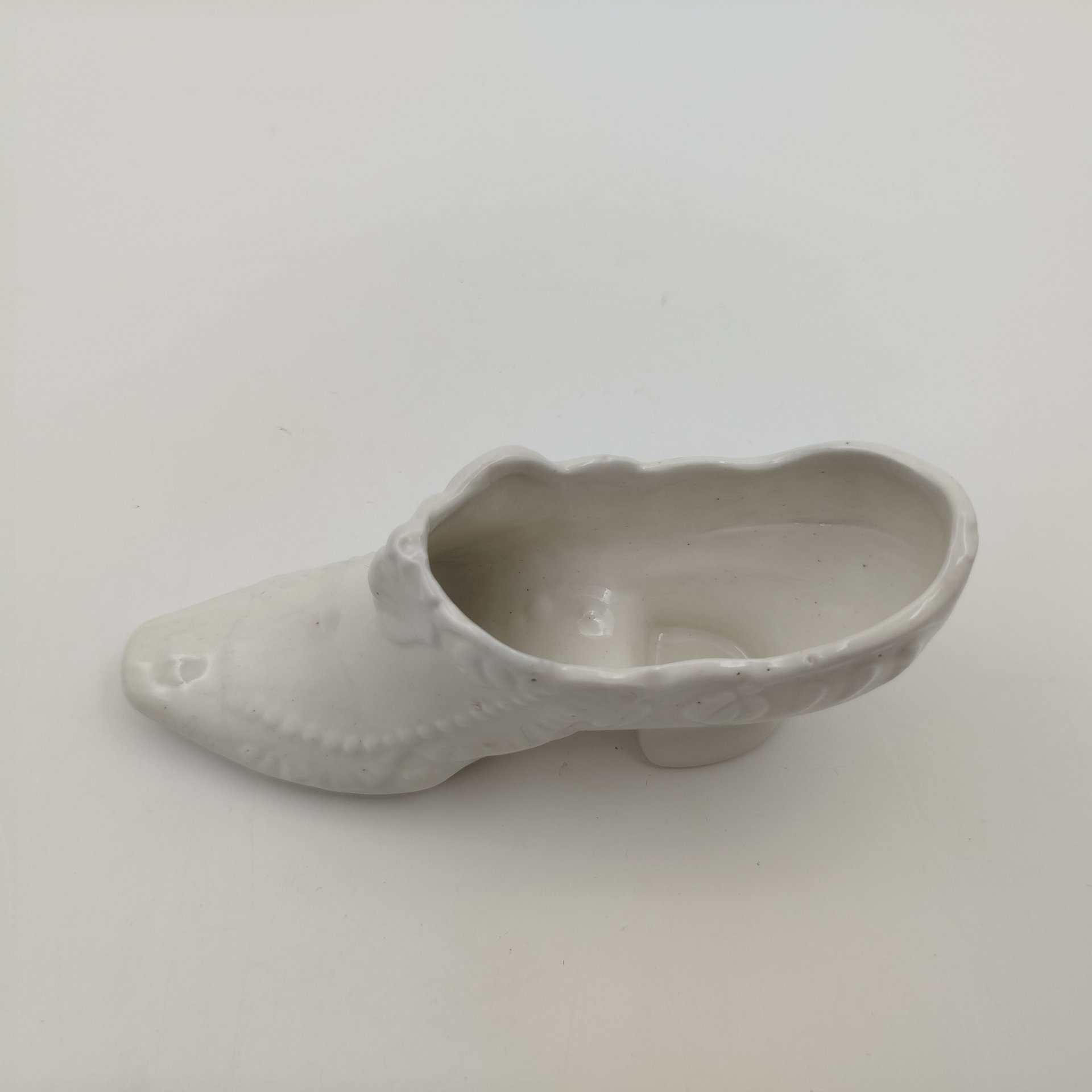 Статуэтка (пепельница) "Туфелька", фарфор, Россия, 1900-1930 гг.