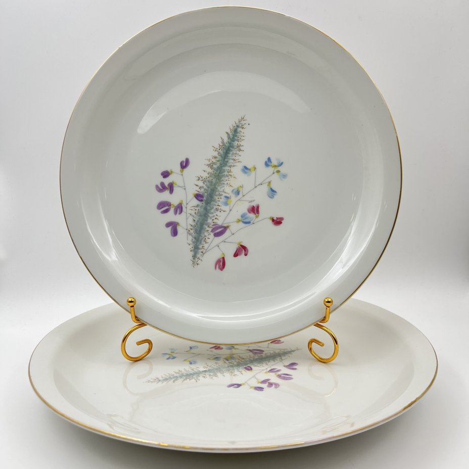 Набор из 2-х больших круглых блюд, украшенных изображением полевых цветов, Porzellanwerke Könitz (OPK), фарфор, деколь, золочение, ГДР, 1954-1962 гг.