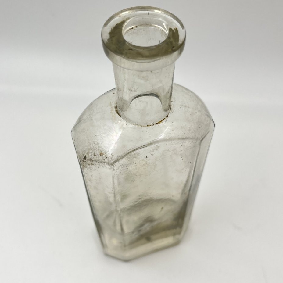 Флакон бесцветный уплощенной формы