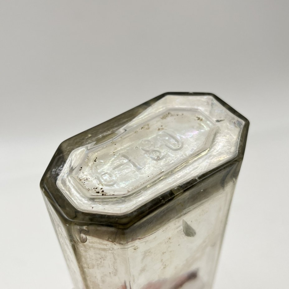 Флакон бесцветный уплощенной формы