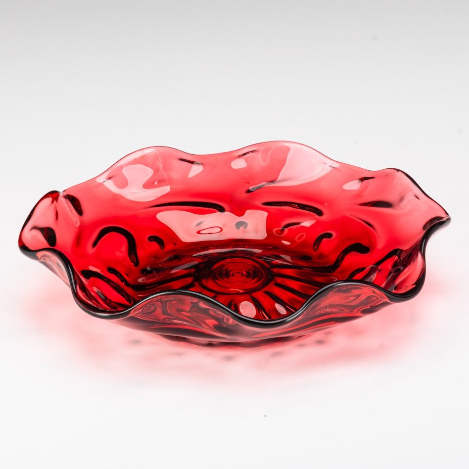 Блюдо (фруктовница) клюквенного оттенка, коллекция "Brain" ("Мозг"), дизайнер Pavel Hlava