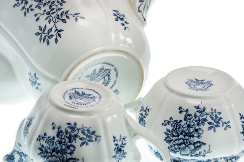 Сервиз чайно - кофейный из серии "Valeria", фарфор, роспись, фирма "Villeroy and Boch", Германия, 1940-1970 гг.