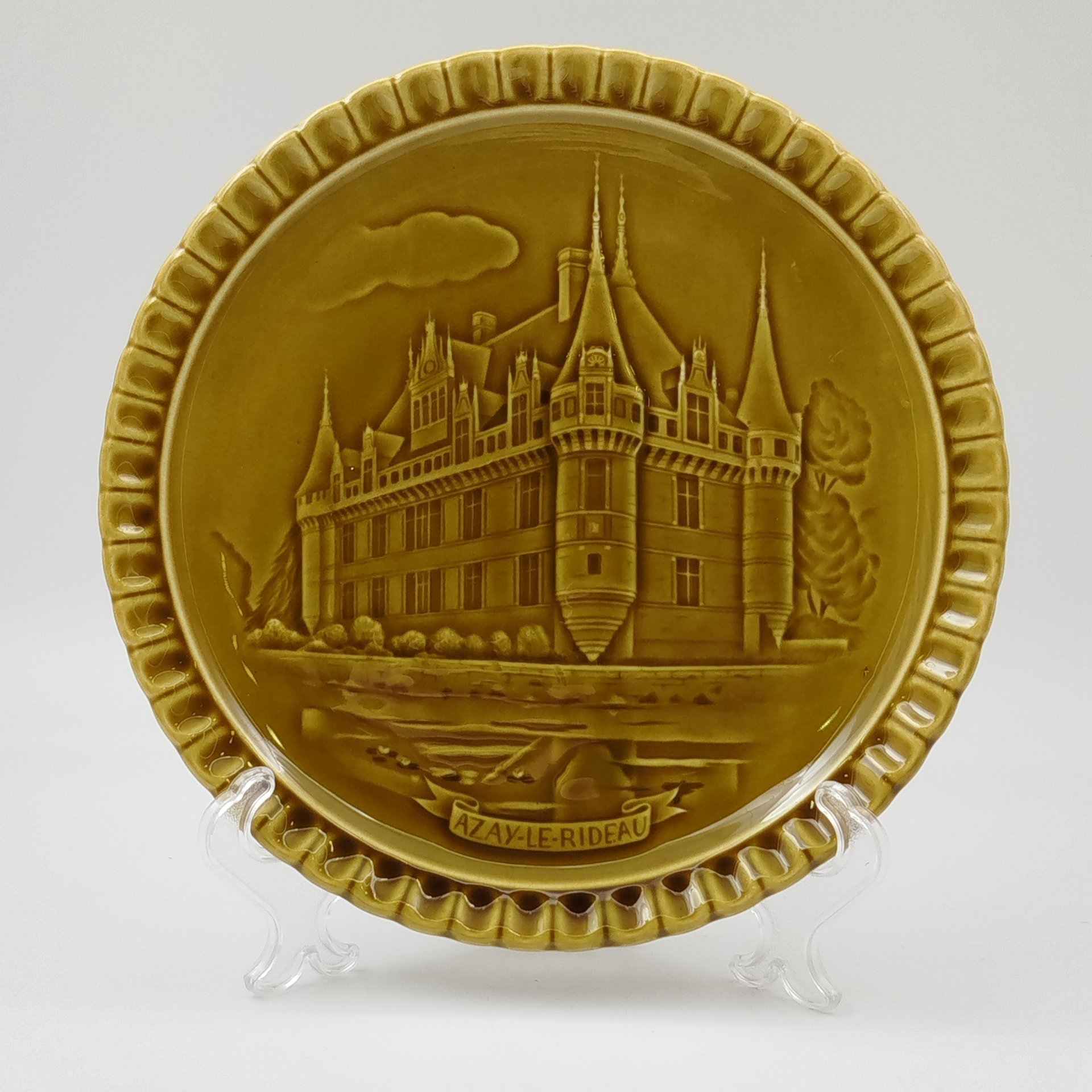 Декоративная тарелка из серии "Замки Франции"  (Azay-le-Rideau), Gien, керамика, глазурь, Франция, 1960-1971 гг.