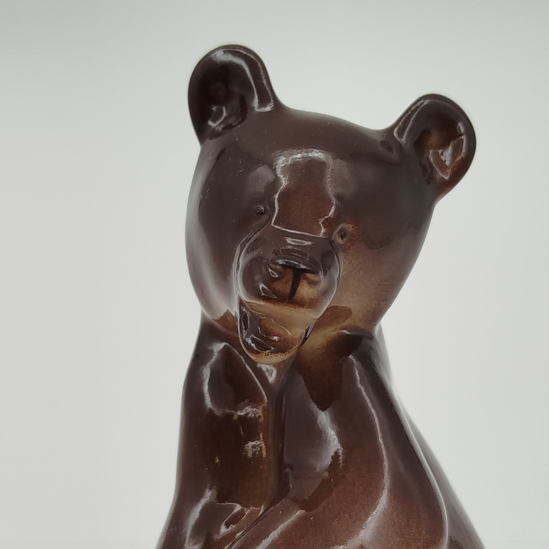 Статуэтка "Медвежонок бурый стоящий", скульптор Б.Я. Воробьев