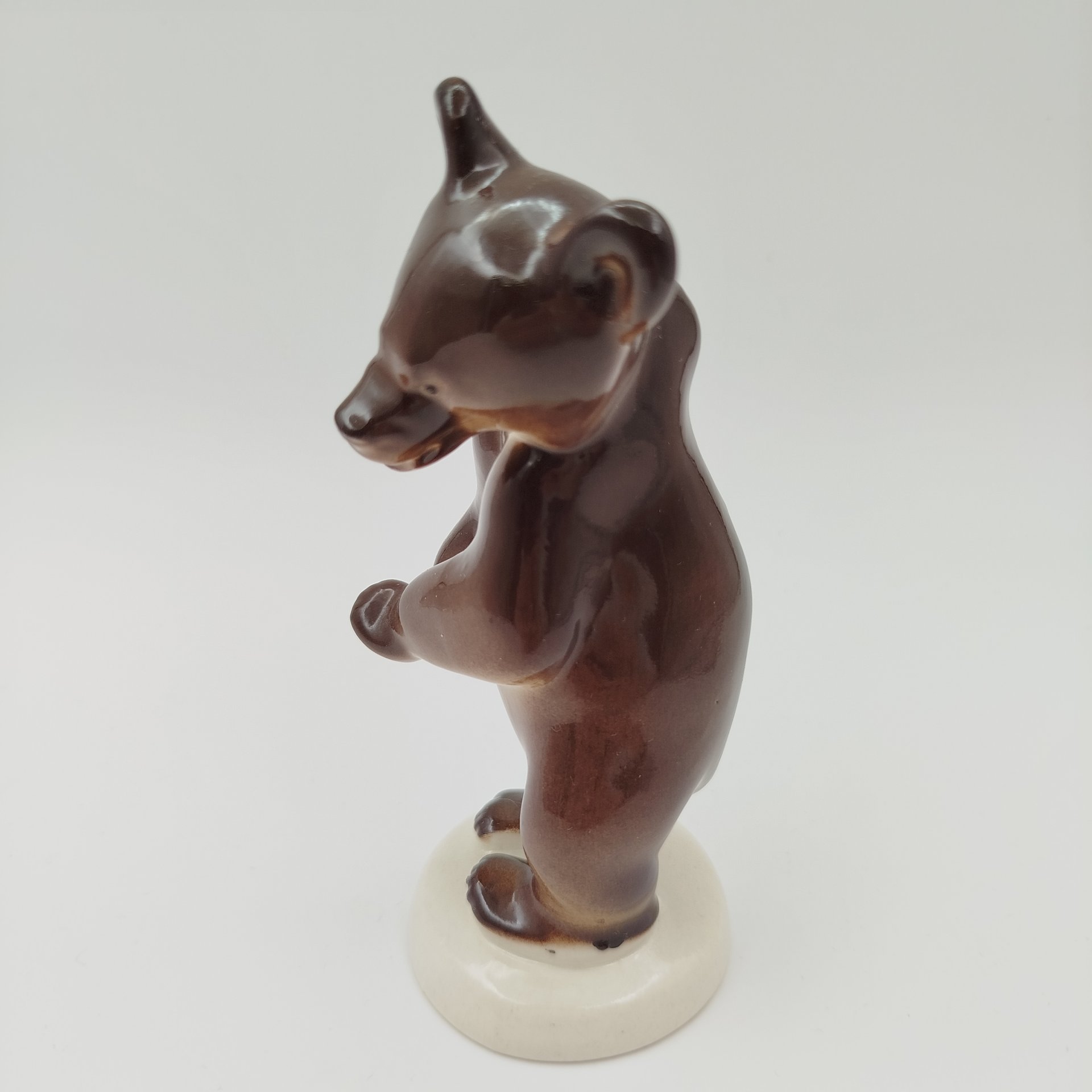 Статуэтка "Медвежонок бурый стоящий", скульптор Б.Я. Воробьев